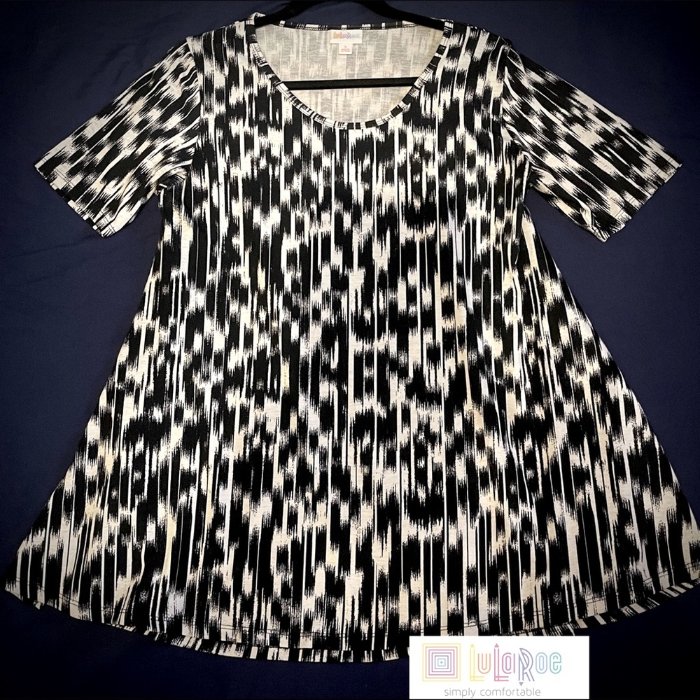 LuLaRoe Perfect T
